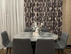 Стол со стульями