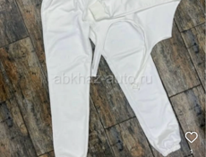 В наличии женская одежда 