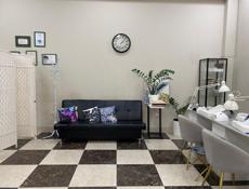 Продаю диван офисный , раскладной , в идеальном состоянии, , 2 метра длина . Четыре человека помещаются. 10 т . Успейте ) 