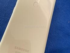 Продается телефон Самсунг а 11