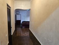 Продается дом с двориком в центре г.Сухум