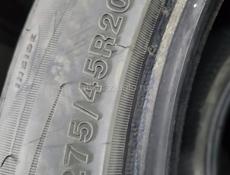 275 45 R20 две штуки