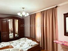 Продается двухкомнатная квартира с балконом, в центре Сухума.