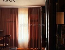 Продается двухкомнатная квартира с балконом, в центре Сухума.