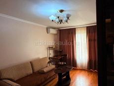 Продается двухкомнатная квартира с балконом, в центре Сухума.