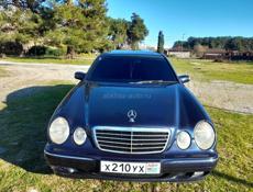 Mercedes-Benz 200-Series