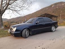 Mercedes-Benz 200-Series