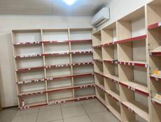 Холодильник и полки 