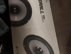 В комплекте две колонки 