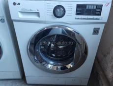 Машинка стиральная 