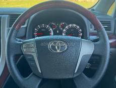 Тойота Валфаер 3.5. 4 WD.