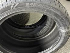 245 40 R18 новый шины 