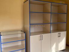 Полки для аптеки или магазина 