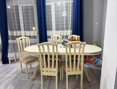 Продаю стол с 6 стульями 