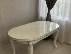 Стол со стульями