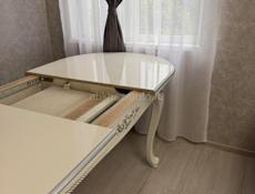 Стол со стульями