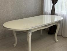 Стол со стульями