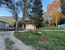 Земельный участок со строением