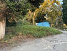 Земельный участок со строением 