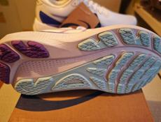 Беговые женские кроссовки ASICS