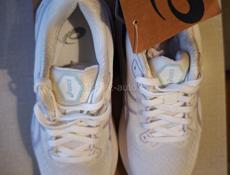 Беговые женские кроссовки ASICS