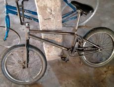 Продам два велосипед один бмксая цена 30000