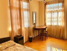 3 - ХЭТАЖНЫЙ ДОМ В ЦЕНТРЕ СУХУМА