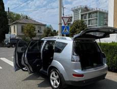 Mitsubishi Outlander XL