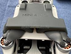Квадрокоптер DJI mini 4 Pro Fly More Combo