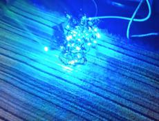 ПРОДАМ РАЗНЫЕ ЁЛКИ С ГИРЛЯНДАМИ !! 