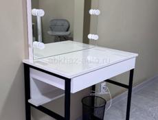 Продается зеркало/ туалетный стол 