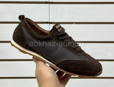 Кроссовки 
