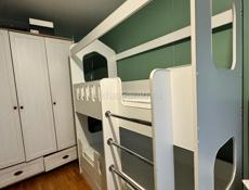 Детская двухъярусная кровать Домик