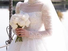 Продается свадебное платье размер  (46-48)  покупали за 128т отдаю за 45(  отдам в подарок карсет/ юбку)