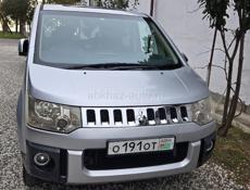 Делика 2007 год полное каплектация 2.4 полный привод есть блокировка в хорошем состоянии 600 т небольшой торг  3 люка 