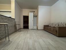 Сдам длительно 2 ух комнатную квартиру 