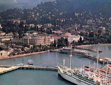 В поисках работы.