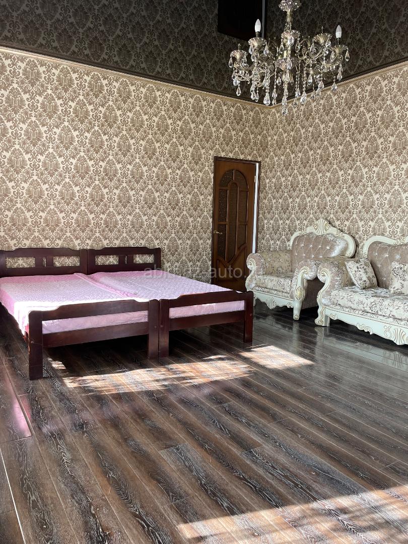 Сдам этажа в двухэтажном доме районе Маяк  в 250 м от моря