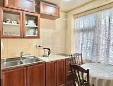 2 - К. КВАРТИРА В ЦЕНТРЕ СУХУМА С МЕБЕЛЬЮ У МОРЯ