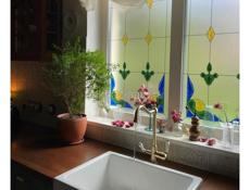 Продаётся жилая после ремонта 3-х комнатная квартира с длинным балконом и видом на море!!!