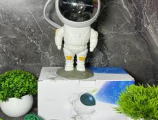 Ночник-проэктор Astronaut