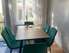 Стол и 6 стульев 