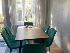 Стол и 6 стульев 