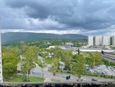 Продается 3-х к кв. с красивым видом на горы . 