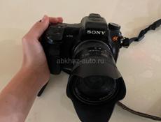 продаётся фотоаппарат sony a700,старая модель,в комплекте зарядное устройство +переходник для карты памяти,без карты памяти 