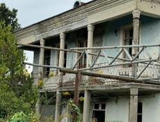 Продается просторный двухэтажный дом в Сухуме (район Гумиста)