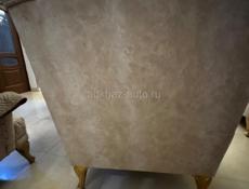 ПРОДАЕТСЯ ДИВАН С ДВУМЯ КРЕСЛАМИ