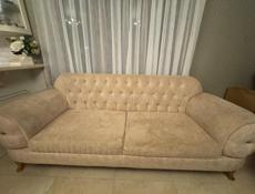 ПРОДАЕТСЯ ДИВАН С ДВУМЯ КРЕСЛАМИ 