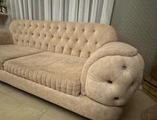 ПРОДАЕТСЯ ДИВАН С ДВУМЯ КРЕСЛАМИ