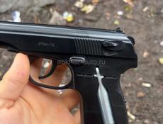 Пневматический пистолет , новый , без нареканий , пользовался не долго